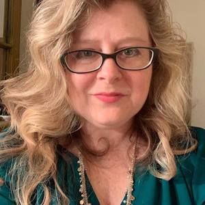 Meet your Posher, Cynthia